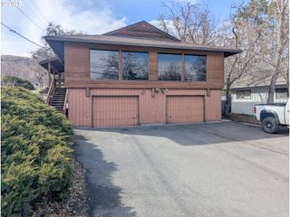 1402 4th St, La Grande, OR 97850