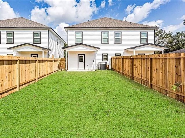 9314 Sundown Drive A, Houston, TX 77016
