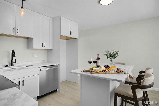 236 Tapestry Drive, Mehlville, MO 63129