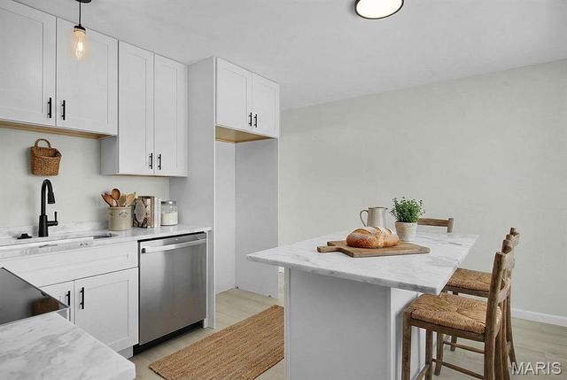 236 Tapestry Drive, Mehlville, MO 63129