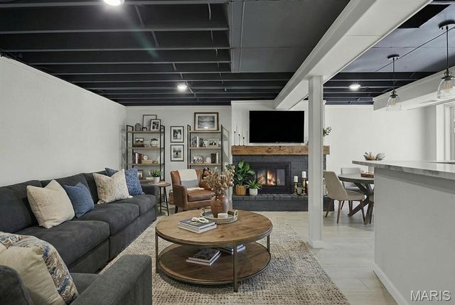 236 Tapestry Drive, Mehlville, MO 63129