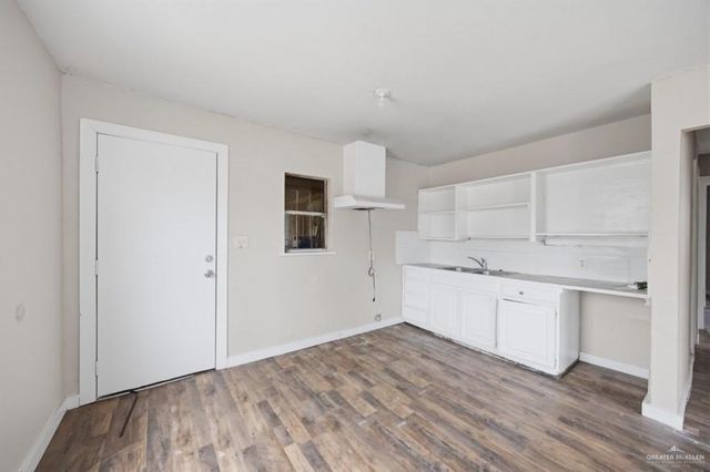 1239 W Ivy Avenue, Alamo, TX 78516