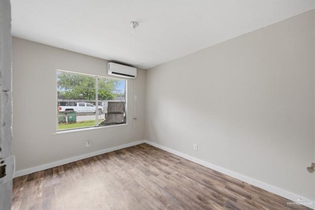 1239 W Ivy Avenue, Alamo, TX 78516