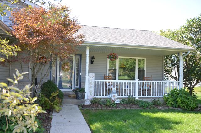 8262 Heron Lake Road, St. John, IN 46373