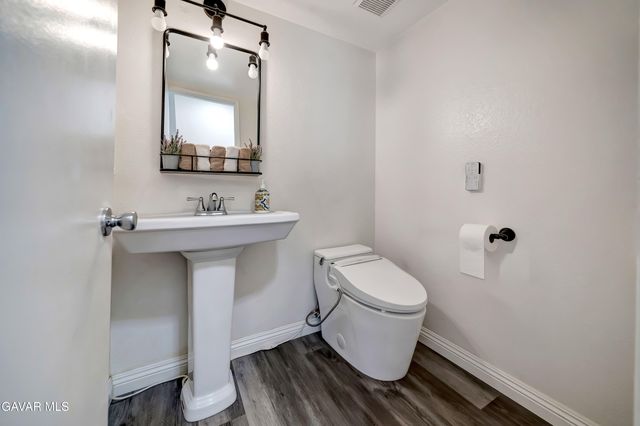 44111 Lotus Court, Lancaster, CA 93536