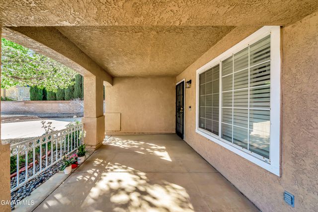 44111 Lotus Court, Lancaster, CA 93536