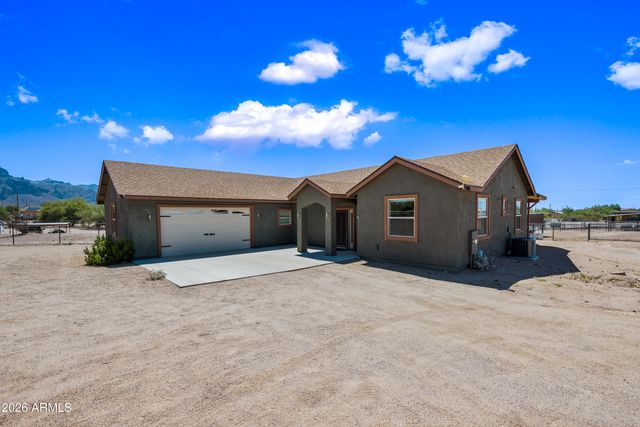 2235 E CODY Street, Apache Junction, AZ 85119