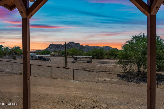 2235 E CODY Street, Apache Junction, AZ 85119