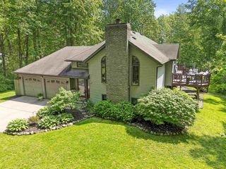 2360 WOODINGTON WAY, Suamico, WI 54173