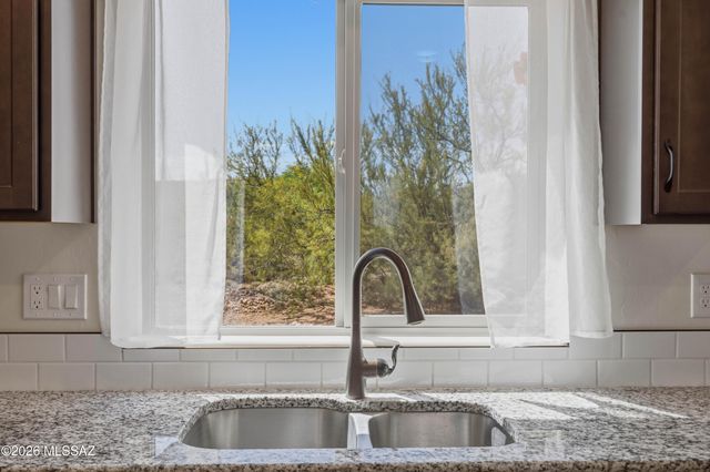 3730 E Tapia Drive, Vail, AZ 85641