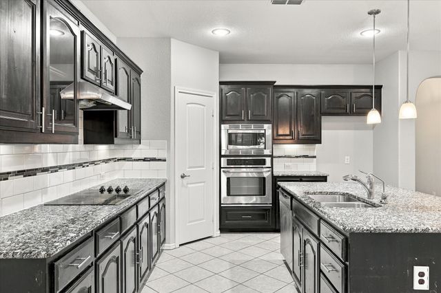 4716 Kendrick Peak Way, Fort Worth, TX 76244