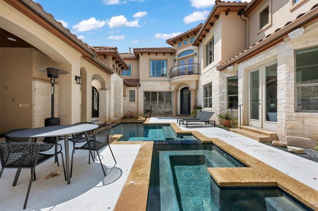 64 Tiburon DR, The Hills, TX 78738