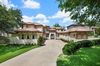 64 Tiburon DR, The Hills, TX 78738