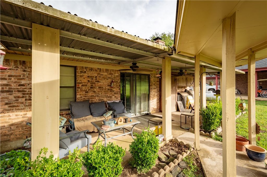 89 Fairway Drive, Hilltop Lakes, TX 77871 — photo 4