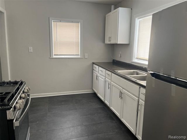 519 Highland Avenue, Pontiac, MI 48341