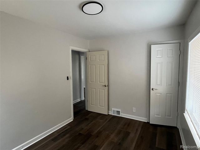 519 Highland Avenue, Pontiac, MI 48341