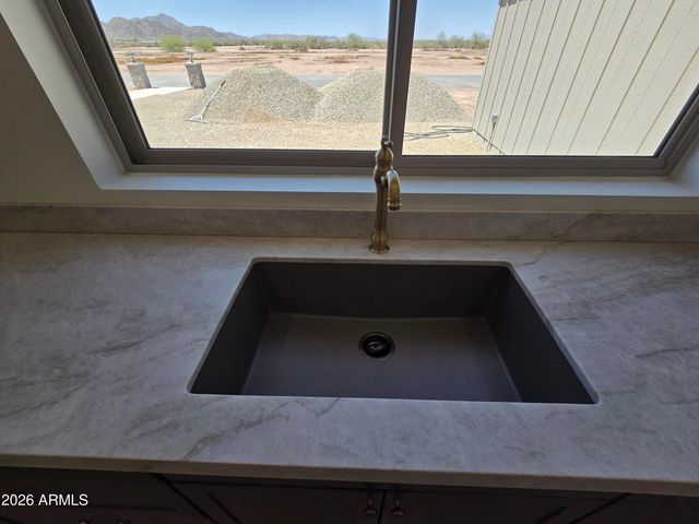 6561 W PALOMINO Way, Coolidge, AZ 85128