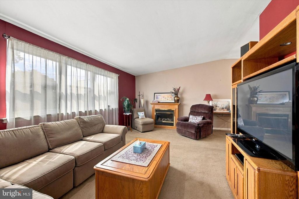 9854 COWDEN ST, PHILADELPHIA, PA 19115 — photo 2