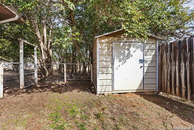 292 Montague, Bandera, TX 78003