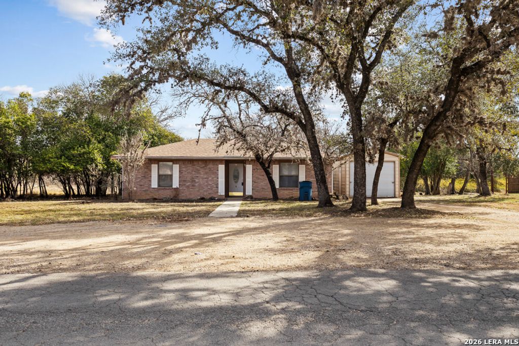 292 Montague, Bandera, TX 78003