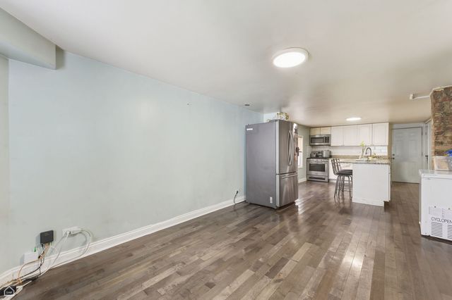 4026 N Kimball Avenue, Chicago, IL 60618