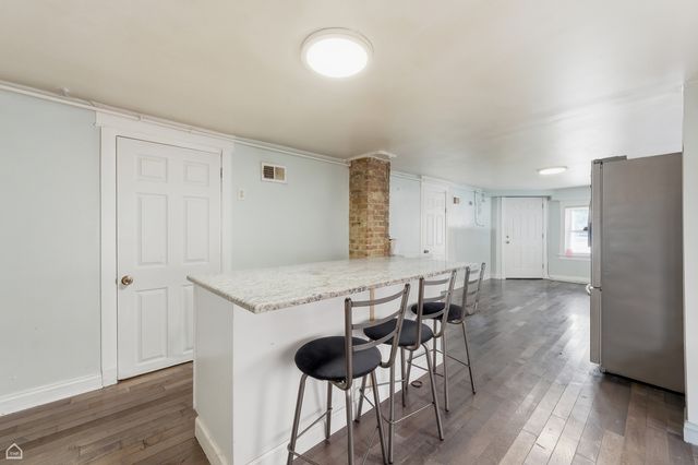 4026 N Kimball Avenue, Chicago, IL 60618