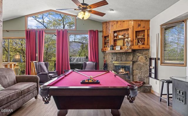 725 Sunshine Trail, Gatlinburg, TN 37738