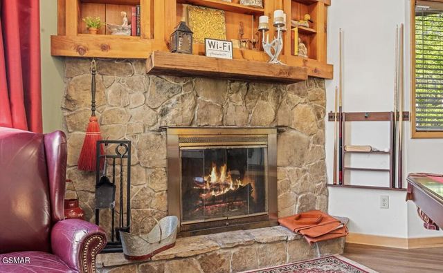 725 Sunshine Trail, Gatlinburg, TN 37738