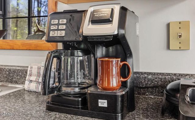 725 Sunshine Trail, Gatlinburg, TN 37738