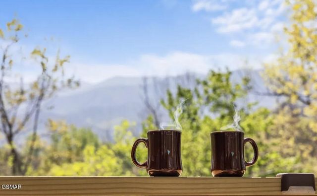 725 Sunshine Trail, Gatlinburg, TN 37738