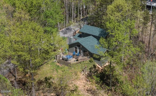 725 Sunshine Trail, Gatlinburg, TN 37738