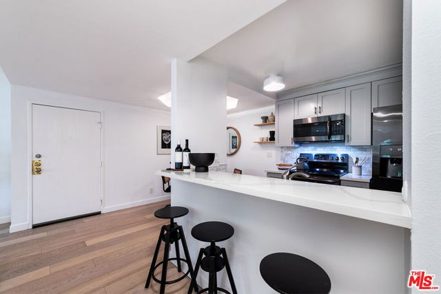 1230 Horn Avenue 516, West Hollywood, CA 90069