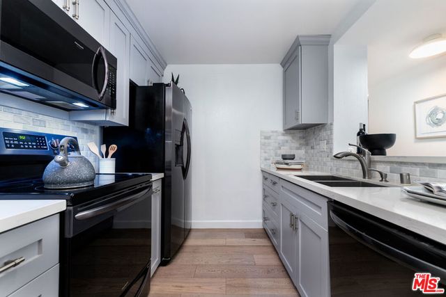 1230 Horn Avenue 516, West Hollywood, CA 90069