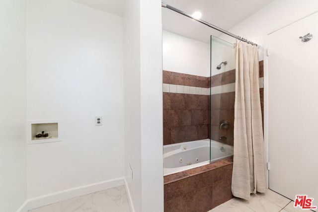 1230 Horn Avenue 516, West Hollywood, CA 90069