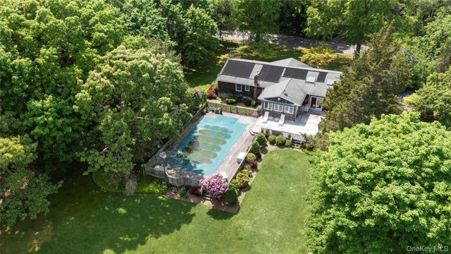 250 Paradise Point Road, Southold, NY 11971