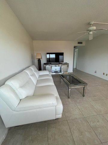 3081 Cornwall E, Boca Raton, FL 33434