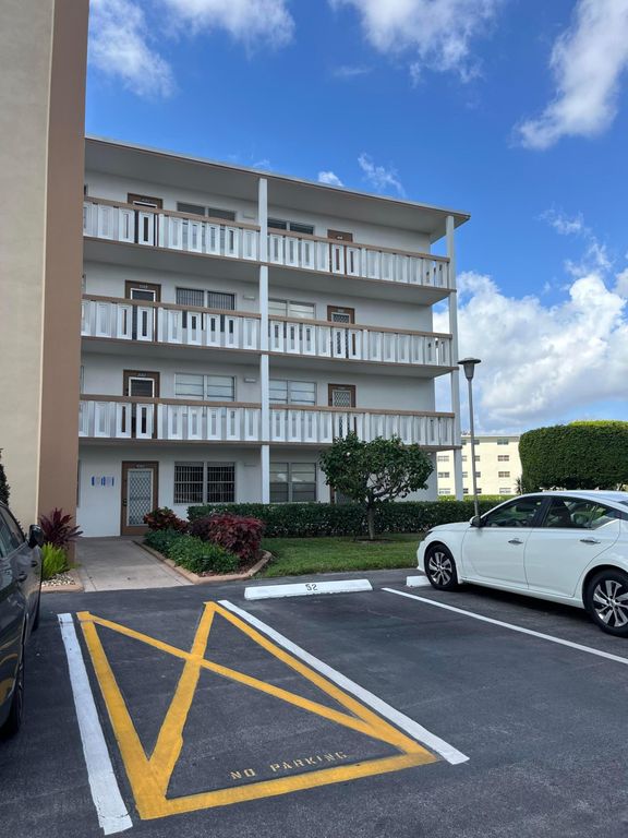 3081 Cornwall E, Boca Raton, FL 33434