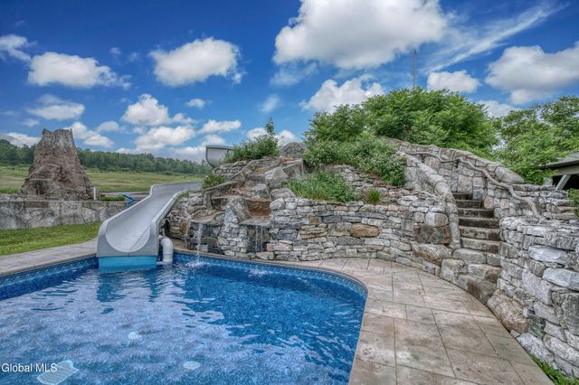 1310 Currybush Road, Rotterdam, NY 12306