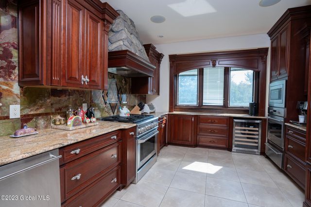 1310 Currybush Road, Rotterdam, NY 12306