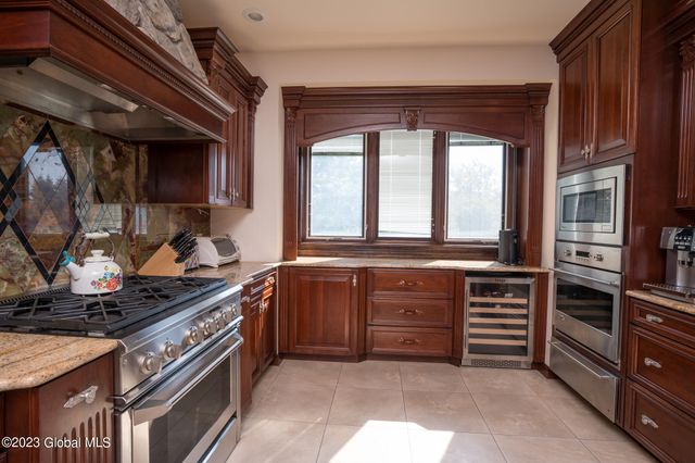 1310 Currybush Road, Rotterdam, NY 12306