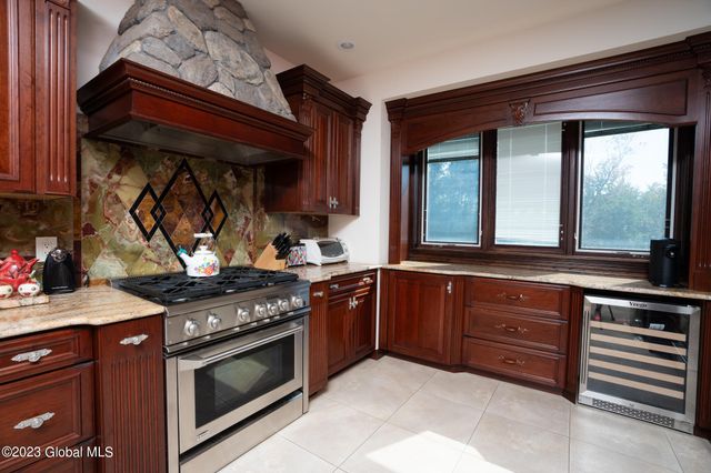 1310 Currybush Road, Rotterdam, NY 12306