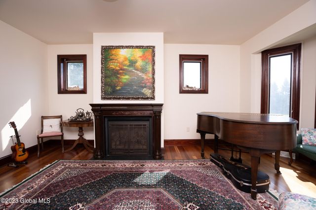 1310 Currybush Road, Rotterdam, NY 12306