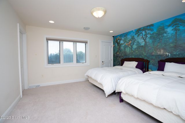 1310 Currybush Road, Rotterdam, NY 12306