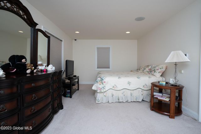 1310 Currybush Road, Rotterdam, NY 12306