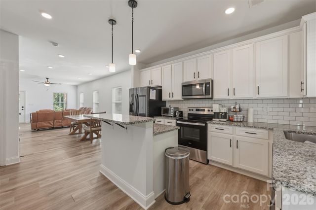 701 E 3rd Avenue, Gastonia, NC 28054