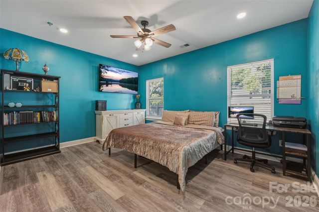 701 E 3rd Avenue, Gastonia, NC 28054