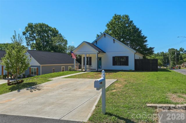 701 E 3rd Avenue, Gastonia, NC 28054