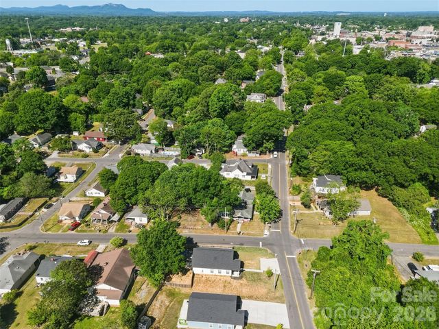 701 E 3rd Avenue, Gastonia, NC 28054