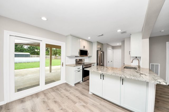 13880 Broken Arrow Drive, Willis, TX 77378