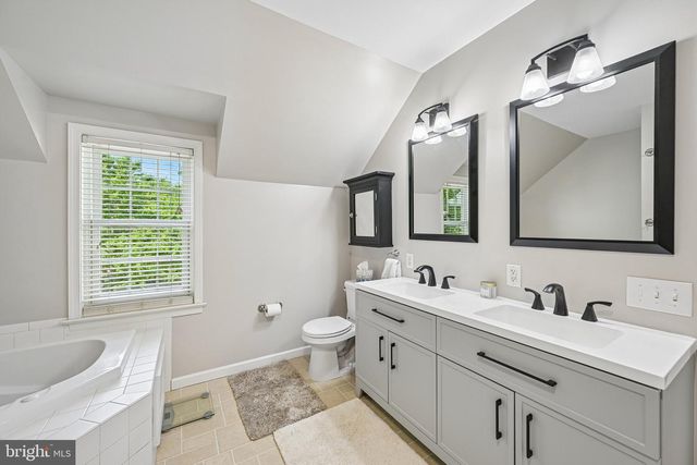 819 EDNA JANE LN, West Grove, PA 19390